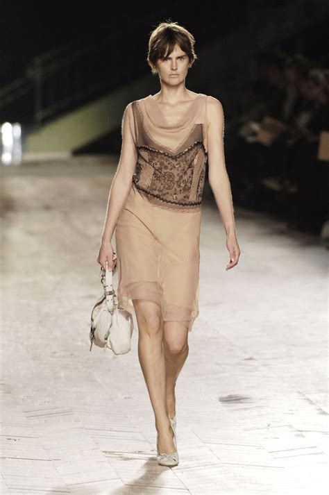 dior spring 2006 ready to wear|CHRISTIAN DIOR Spring 2006 Paris .